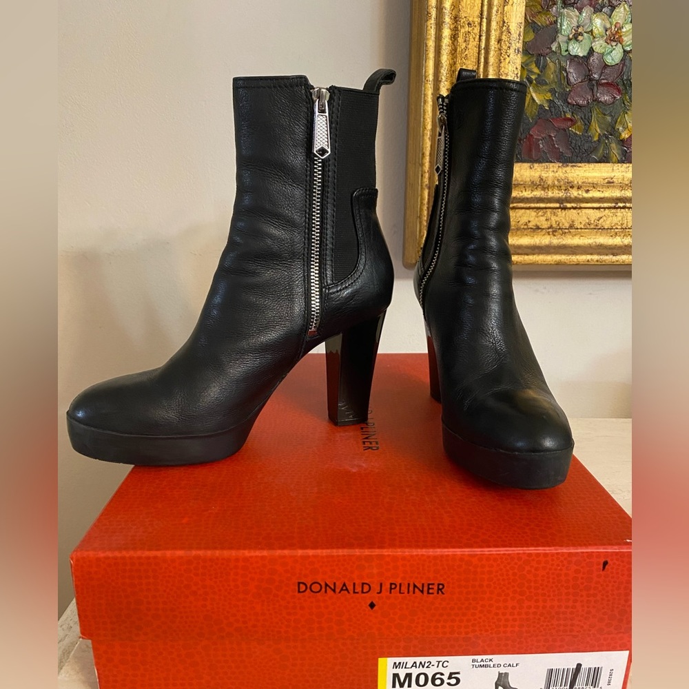 Donald Pliner Heeled Boots, Size 7